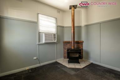 House Leased - NSW - Glen Innes - 2370 - Neat Home  (Image 2)