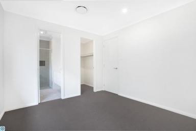 Villa For Lease - NSW - Tullimbar - 2527 - 3 BEDROOM TOWNHOUSE  (Image 2)