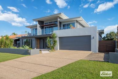 House For Sale - NSW - Maloneys Beach - 2536 - Beachfront at Maloneys  (Image 2)