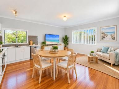 House For Lease - NSW - Old Bar - 2430 - COSY COASTAL COTTAGE  (Image 2)