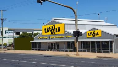 Showrooms/Bulky Goods For Lease - QLD - Harristown - 4350 - High Exposure Retail Goods Site with a Wide Street Frontage and Extra Storage Area Upstairs  (Image 2)