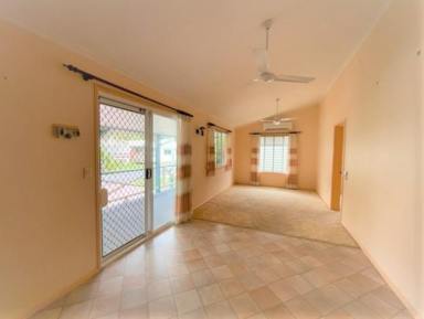 House For Sale - QLD - Urangan - 4655 - WANTING TO DOWNSIZE WITH A LIFESTYLE?  (Image 2)