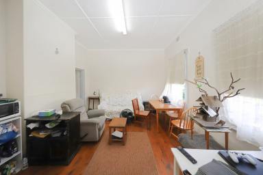 Block of Units For Sale - NSW - Tumut - 2720 - Investment Opportunity!  (Image 2)