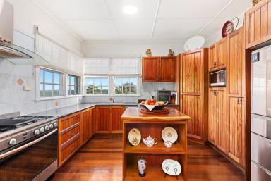 House For Sale - QLD - Point Vernon - 4655 - Thinking Of A Sea Change? Here Is Your Opportunity!  (Image 2)