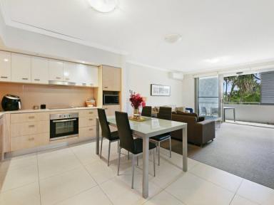 Apartment For Sale - QLD - Varsity Lakes - 4227 - Modern and comfortable 1 bedroom luxury apartment that MUST and WILL be sold.  (Image 2)