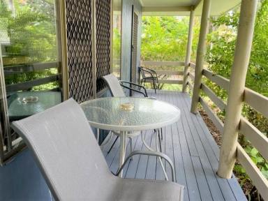 Townhouse For Sale - QLD - Urangan - 4655 - INVESTMENT OPPORTUNITY OVERLOOKING THE LAKE!  (Image 2)
