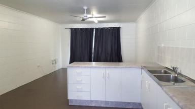 Unit For Lease - QLD - Railway Estate - 4810 - A stone throw away from the STADIUM!!  (Image 2)
