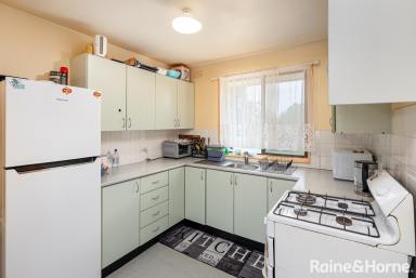 House Leased - NSW - Ashmont - 2650 - NEAT AND TIDY THREE BEDROOM HOME  (Image 2)