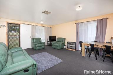 House Leased - NSW - Ashmont - 2650 - NEAT AND TIDY THREE BEDROOM HOME  (Image 2)