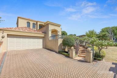 House For Lease - WA - City Beach - 6015 - Large home in great location  (Image 2)