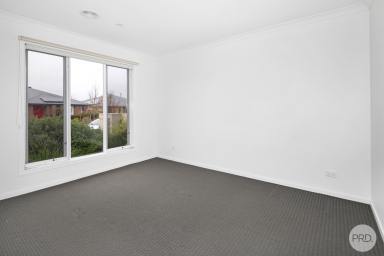 House Leased - VIC - Lucas - 3350 - MODERN FOUR BEDROOM TOWNHOUSE IN LUCAS...  (Image 2)