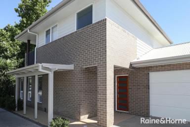 House For Lease - NSW - Wagga Wagga - 2650 - Stylish and Central  (Image 2)