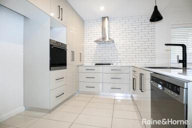 House For Lease - NSW - Wagga Wagga - 2650 - Stylish and Central  (Image 2)