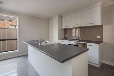 Unit Leased - VIC - Soldiers Hill - 3350 - Modern Townhouse In Popular Soldiers Hill  (Image 2)