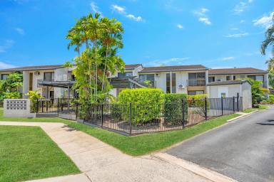 Townhouse Leased - QLD - Edge Hill - 4870 - *** APPROVED APPLICATION *** TOWNHOUSE SITUATED IN THE HEART OF EDGE HILL!  (Image 2)