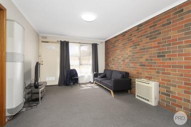 Unit Leased - VIC - Wendouree - 3355 - NESTLED IN A QUIET STREET OF WENDOUREE, YOU'LL FIND THIS IMMACULATE SINGLE BEDROOM FLAT  (Image 2)