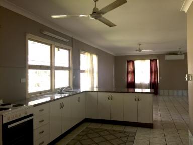 Flat For Sale - QLD - Euramo - 4854 - DUPLEX FOR SALE - ONLY $250k  (Image 2)