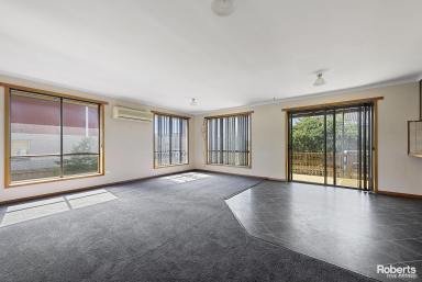 Unit For Lease - TAS - Devonport - 7310 - Spacious Family Home  (Image 2)