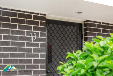 Townhouse For Sale - QLD - Kallangur - 4503 - BEAUTIFUL TOWNHOUSE IN VERY CENTRAL LOCATION  (Image 2)