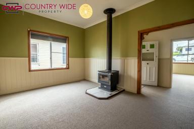 House Leased - NSW - Glen Innes - 2370 - Well Located Family home! (Image 2)