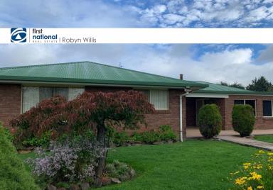House For Lease - NSW - Guyra - 2365 - Rural Living  (Image 2)