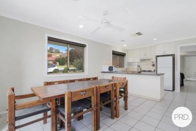 House For Lease - NSW - East Albury - 2640 - PERFECTLY LOCATED  (Image 2)