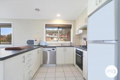 House For Lease - NSW - East Albury - 2640 - PERFECTLY LOCATED  (Image 2)