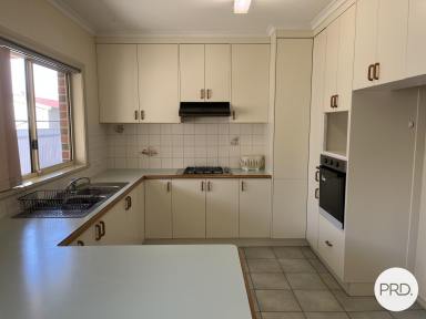 Unit For Lease - VIC - West Wodonga - 3690 - QUIET THREE BEDROOM UNIT  (Image 2)