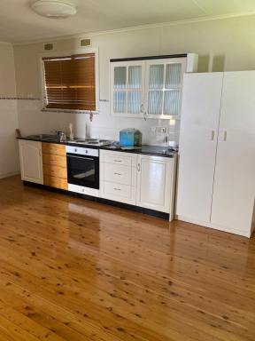 House For Lease - NSW - Glen Innes - 2370 - 3 Bedroom Brick home  (Image 2)