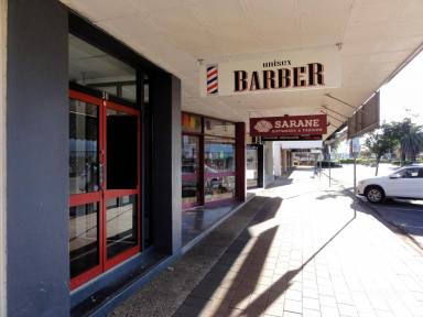 Retail For Sale - QLD - Dalby - 4405 - PRIME MAIN STREET LOCATION - DIRECTLY OPPOSITE THE MAIN ENTRANCE OF DALBY SHOPPING WORLD  (Image 2)