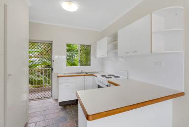 Unit For Lease - QLD - Manunda - 4870 - CONVENIENTLY LOCATED TWO BEDROOM UNIT!  (Image 2)