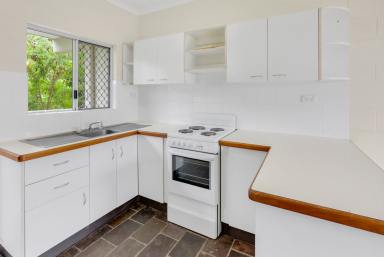 Unit For Lease - QLD - Manunda - 4870 - CONVENIENTLY LOCATED TWO BEDROOM UNIT!  (Image 2)