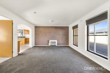 Unit For Sale - TAS - Wynyard - 7325 - Solid Unit In Sought-After Wynyard  (Image 2)