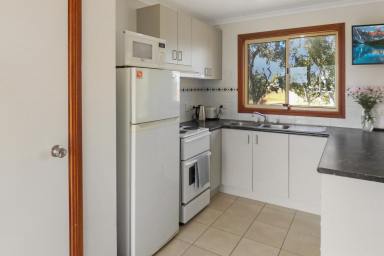 Acreage/Semi-rural For Lease - NSW - Dubbo - 2830 - Fully Furnished 3 Bedroom Cottage  (Image 2)