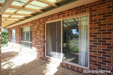 Unit For Lease - NSW - Kooringal - 2650 - Large Two Bedroom Villa - Spacious & Secure!  (Image 2)