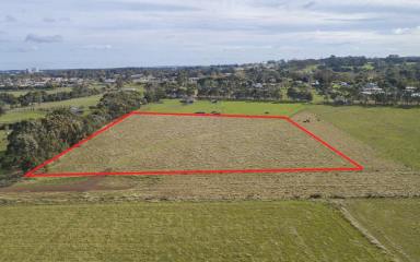 Residential Block For Sale - VIC - Cobden - 3266 - BUILD YOUR DREAM HOME CLOSE TO TOWN  (Image 2)