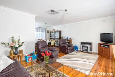 House For Lease - NSW - Kooringal - 2650 - POPULAR LOCATION (Image 2)
