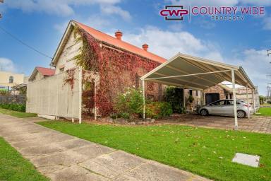 Block of Units Sold - NSW - Glen Innes - 2370 - Short Term Accommodation Freehold  (Image 2)