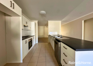 Duplex/Semi-detached Leased - NSW - West Nowra - 2541 - Modern Family Living in Quiet Cul-De-Sac  (Image 2)