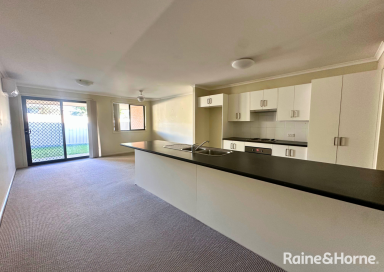 Duplex/Semi-detached Leased - NSW - West Nowra - 2541 - Modern Family Living in Quiet Cul-De-Sac  (Image 2)