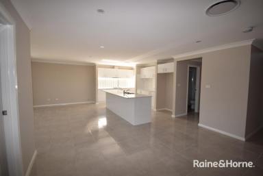 House Leased - NSW - South Nowra - 2541 - Spacious Family Home  (Image 2)