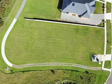 Residential Block For Sale - VIC - Nicholson - 3882 - RIVER RIGHT AT YOUR DOOR STEP  (Image 2)