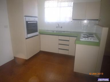 House For Lease - QLD - Kingaroy - 4610 - TWO BEDROOM UNIT CLOSE TO TOWN  (Image 2)
