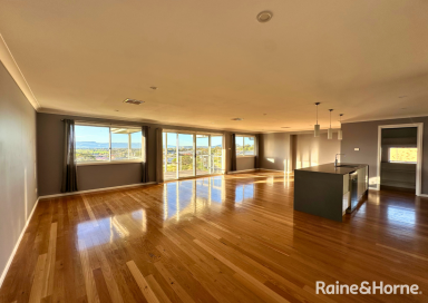 House Leased - NSW - Nowra - 2541 - Immaculate home with amazing views (Image 2)
