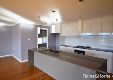 House For Lease - NSW - Nowra - 2541 - Immaculate home with amazing views (Image 2)