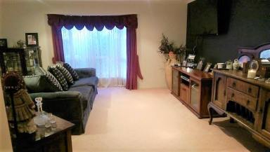 House Leased - VIC - Wangaratta - 3677 - CLOSE TO CATHEDRAL COLLEGE  (Image 2)