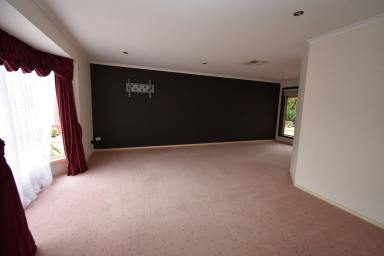 House Leased - VIC - Wangaratta - 3677 - CLOSE TO CATHEDRAL COLLEGE  (Image 2)