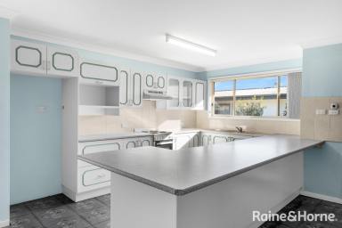 House Leased - NSW - Greenwell Point - 2540 - Walk to the Water  (Image 2)