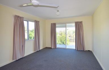 House Leased - QLD - West Gladstone - 4680 - :: HIGHSET DUPLEX IN PERFECT LOCATION...DON'T MISS OUT!  (Image 2)