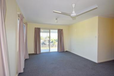 House Leased - QLD - West Gladstone - 4680 - :: HIGHSET DUPLEX IN PERFECT LOCATION...DON'T MISS OUT!  (Image 2)